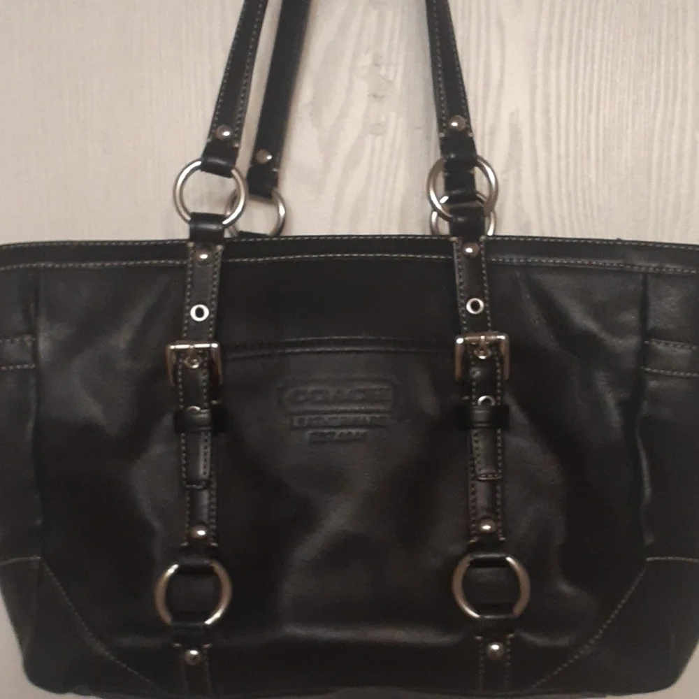 black coach shoulder bag - Picture 1 of 9